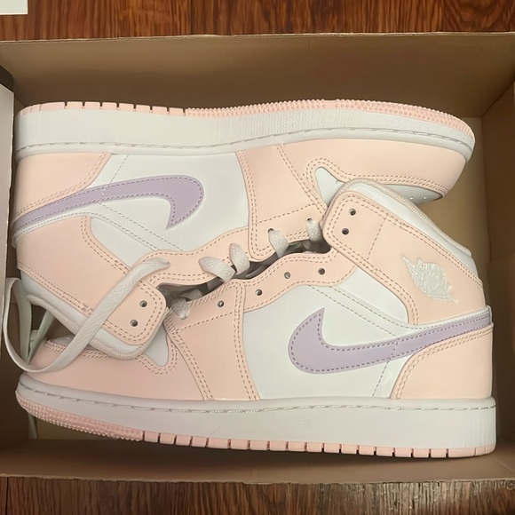 Jordan Shoes - Air Jordan 1 MID (GS)